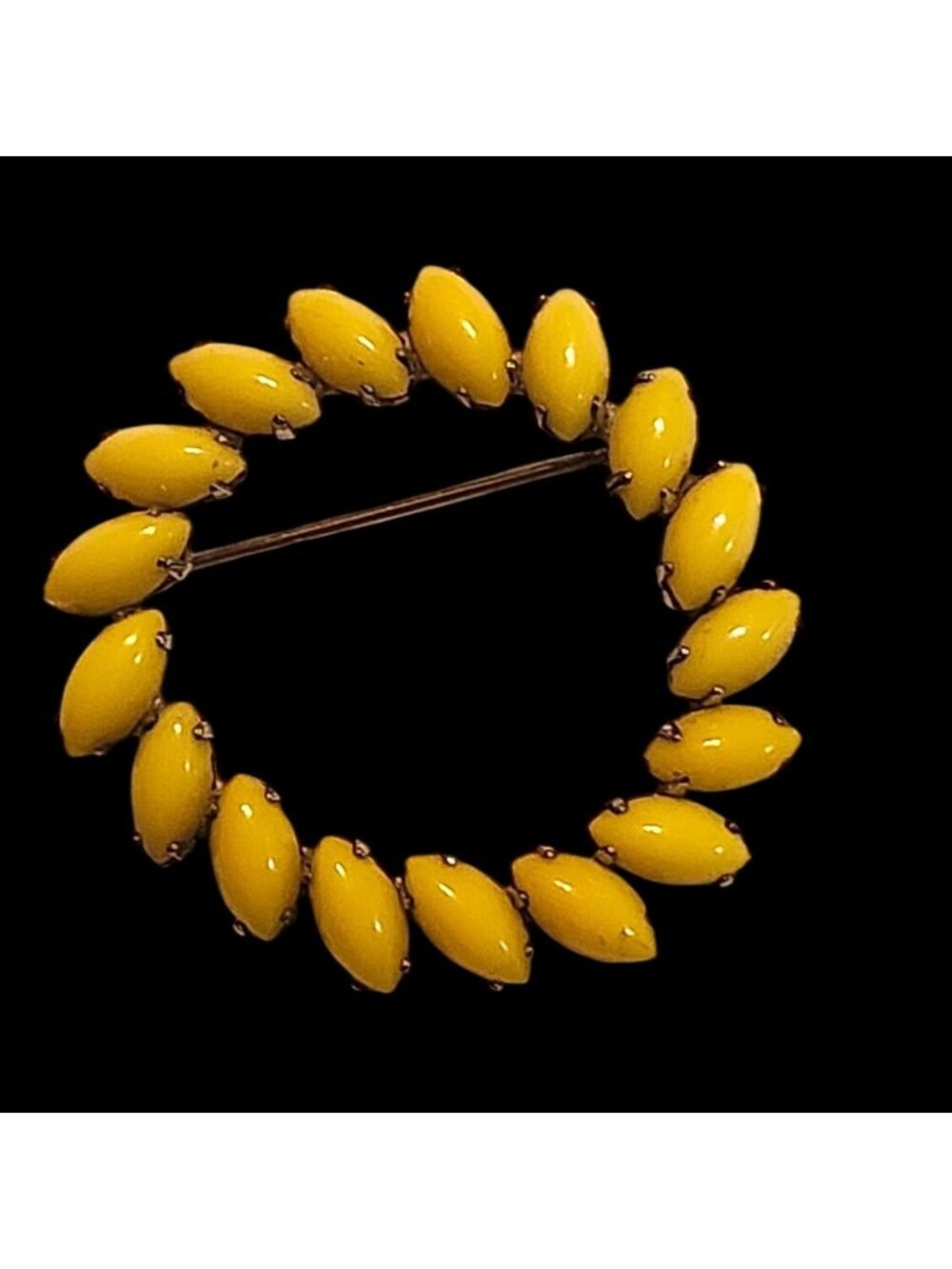 Vintage Sunny Yellow Navette Acrylic Brooch  Prong-Set Stones Silver Tone Metal - Picture 4 of 5
